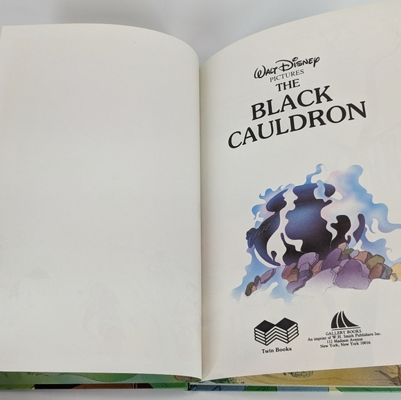Disney's The Black Cauldron (Disney Classic Series,TwinBooks,Hardcover) - Picture 4 of 12
